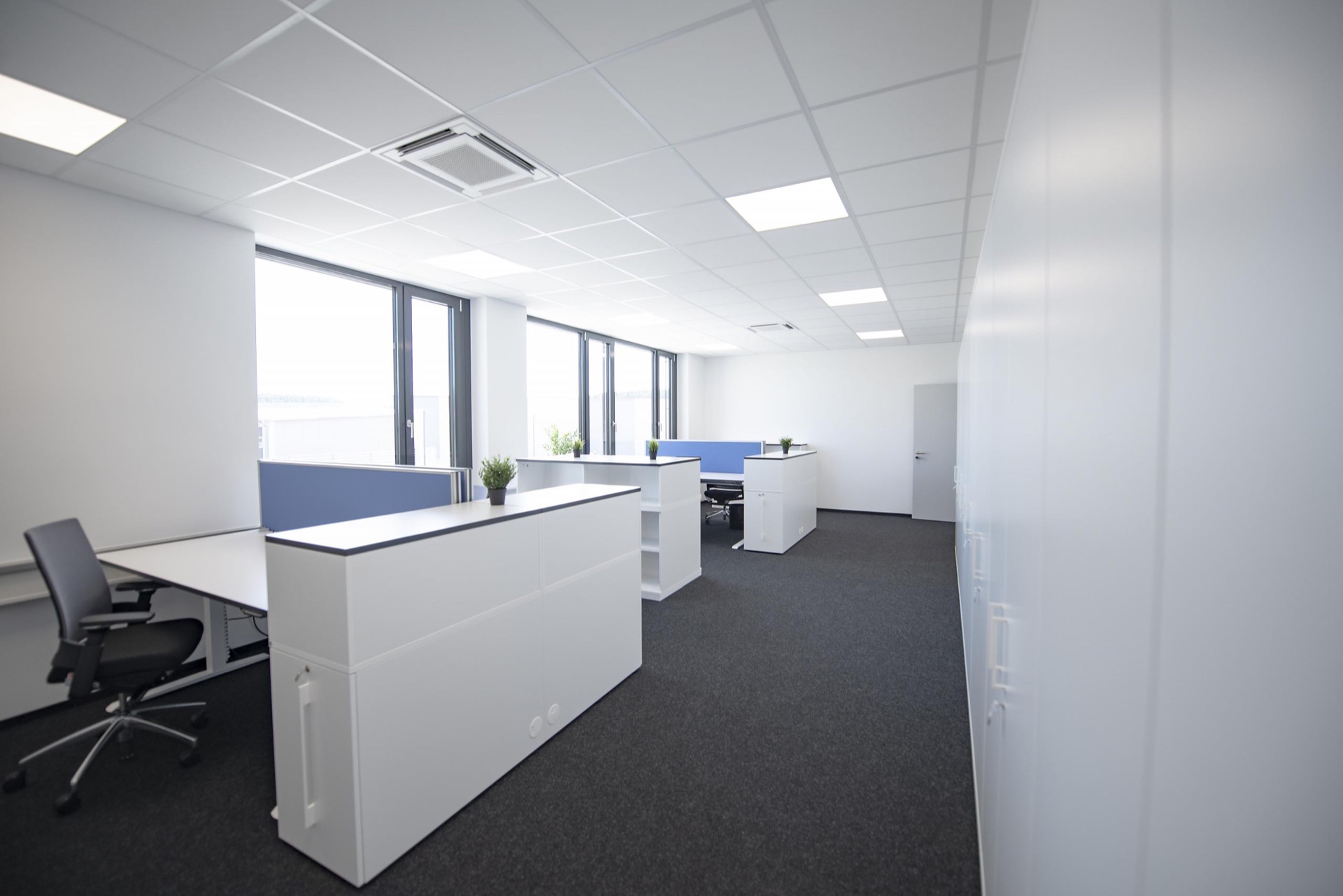 Einzelbüro mit integriertem Besprechungsbereich